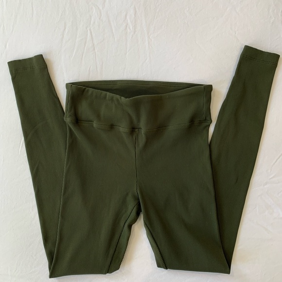 Koral Drive High Rise Rib Legging in Juniper Size Medium - Picture 4 of 10